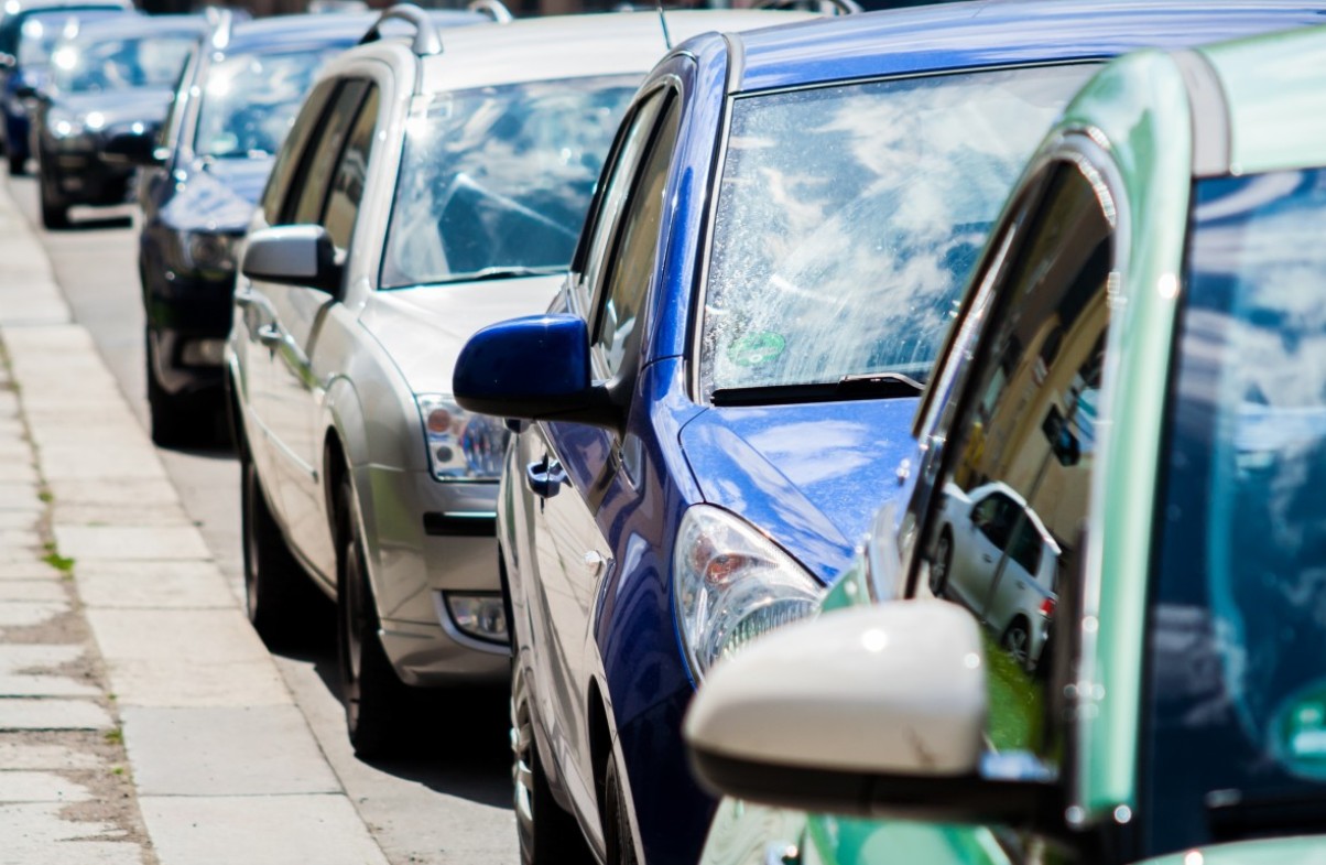 Автомобилисты могут вернуть деньги за навязанные страховые услуги при покупке авто