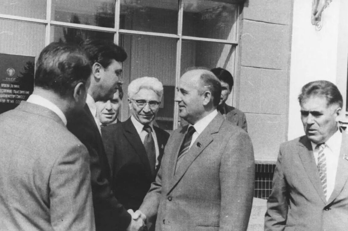 Глава Башкирии отметил достижения лауреата Госс премии СССР Валентина Павлычева