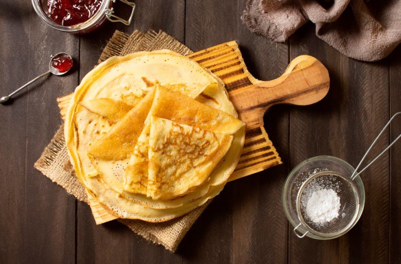 Эксперт предупреждает о рисках употребления блинов во время масленицы