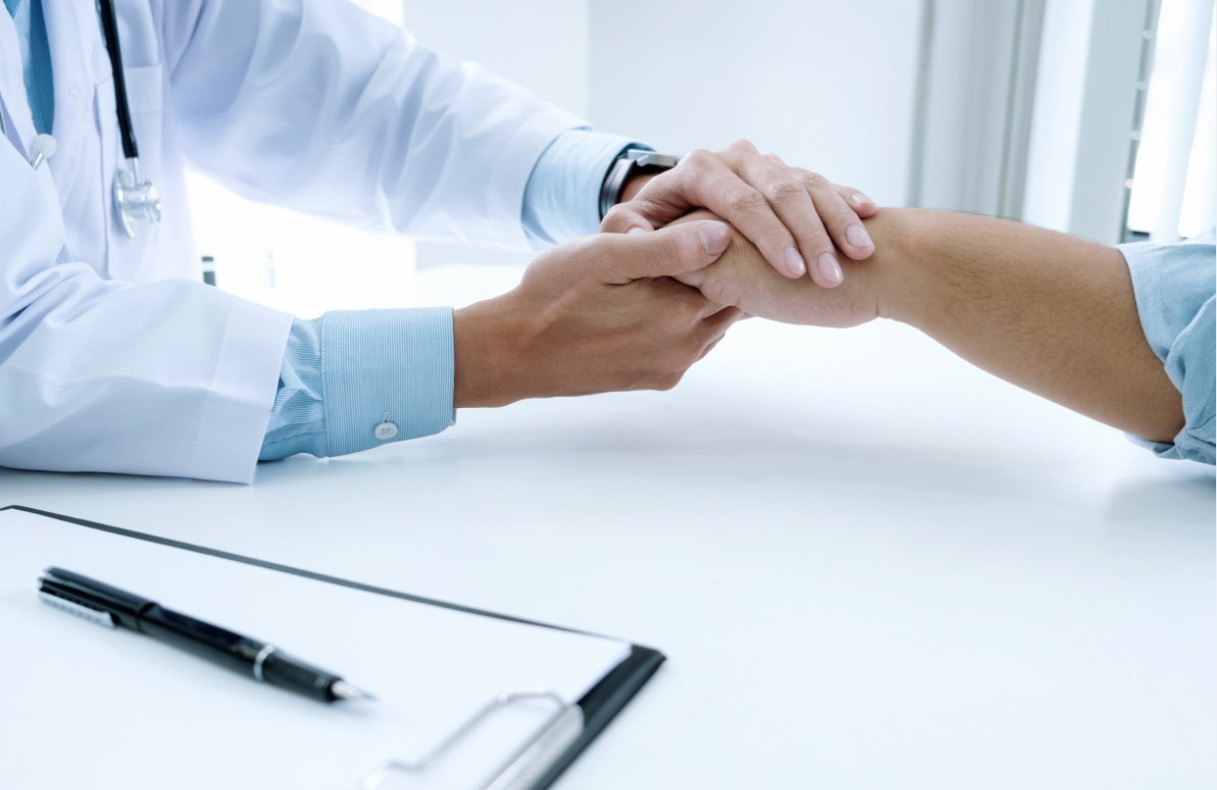 Исследование выявило, что высокий уровень социосексуальности подталкивает мужчин к изменам