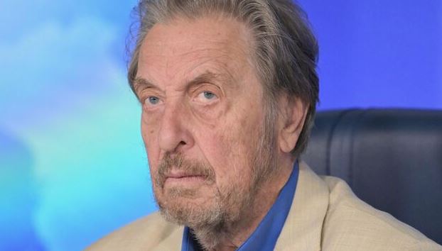 Эррол Маск: Илон начал читать классику с ранних лет