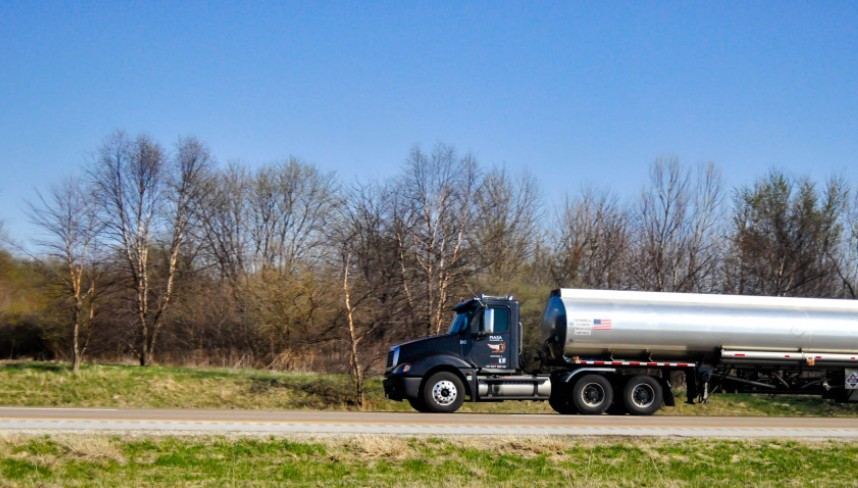 В Мичигане загорелся бензовоз с 30 тыс. литров топлива
