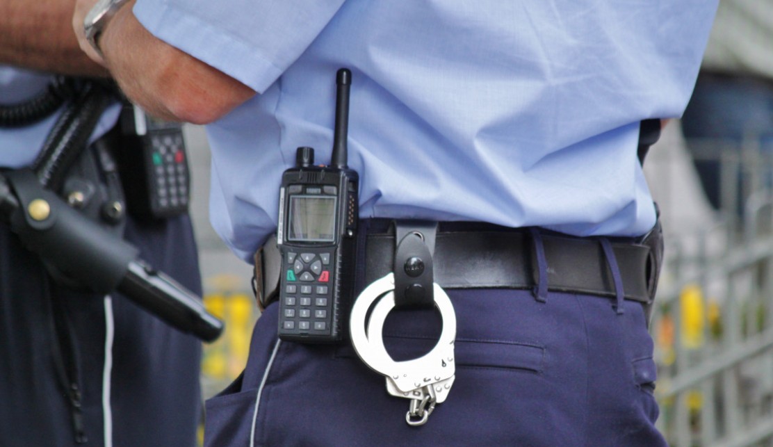 В Петербурге задержан юноша, подозреваемый в нападении с ножом на подростка