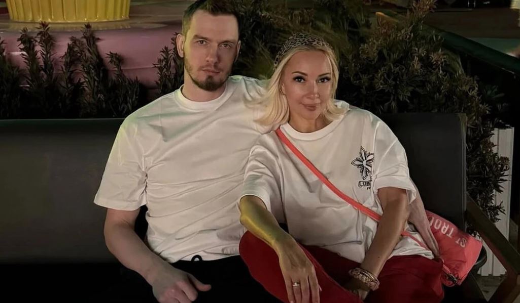 Лера Кудрявцева поделилась трогательным снимком с мужем